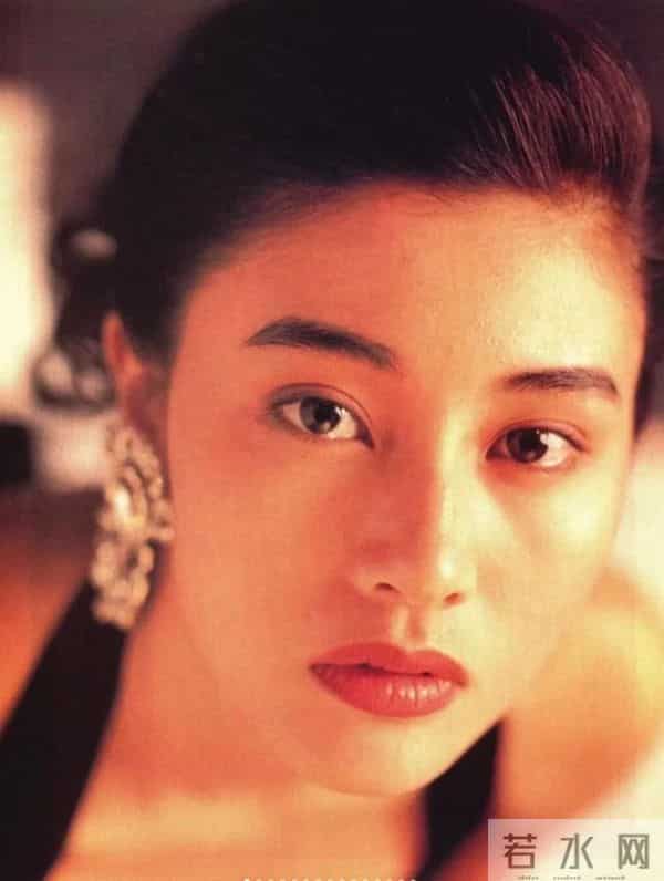 李嘉欣漂不漂亮都有争议?有眼睛的都看得出吧!(附多图)