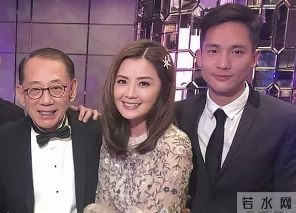 恭喜！知名港星蔡卓妍阿sa新恋情，被曝和小10岁帅气健身教练热恋