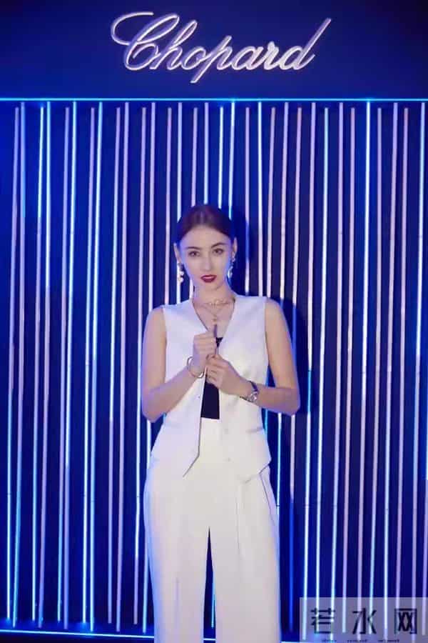 张柏芝一一夹克背心秀