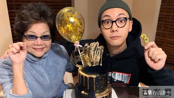 陈伟霆的妈妈是她,富家千金喜爱养狗面相慈祥,抚养仨孩子长大