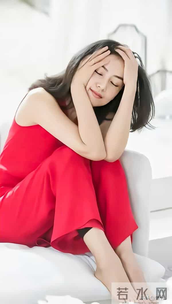 高圆圆岁月偏宠的颜值,媚而不俗的氛围感谁顶得住!