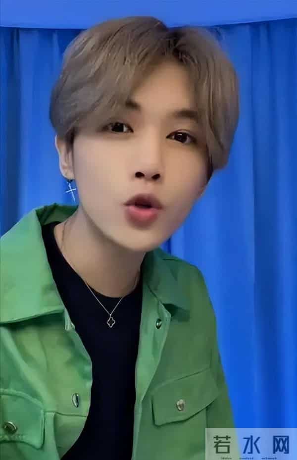 鹿哈官宣领证!8 年爱情长跑终成正果,娇妻身材火辣,夫妻相拉满