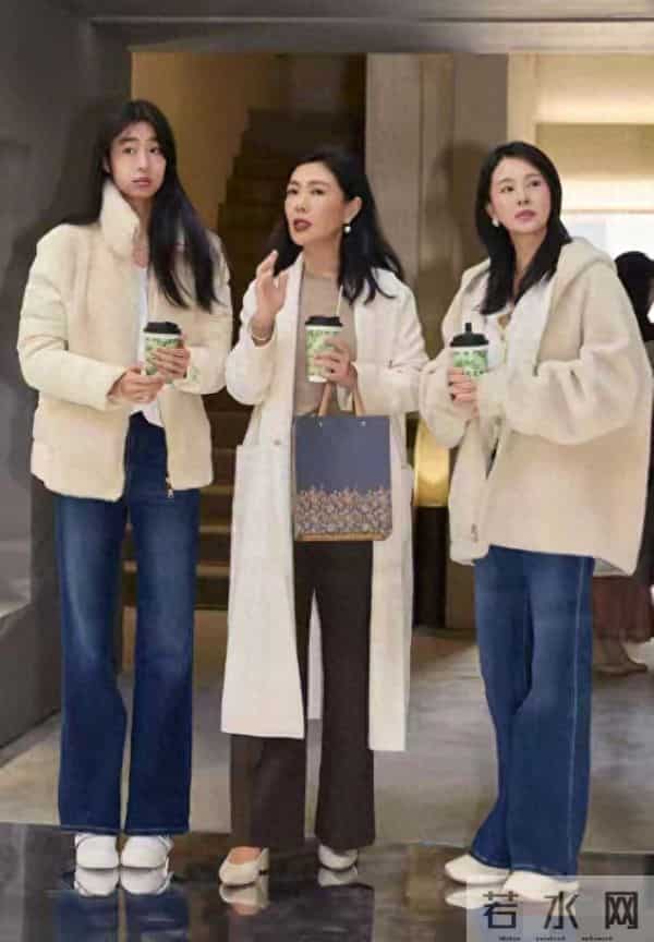 佟大为妻女看展 17岁大女儿身高近180 发育惊人 长得像爸爸 妈妈最美