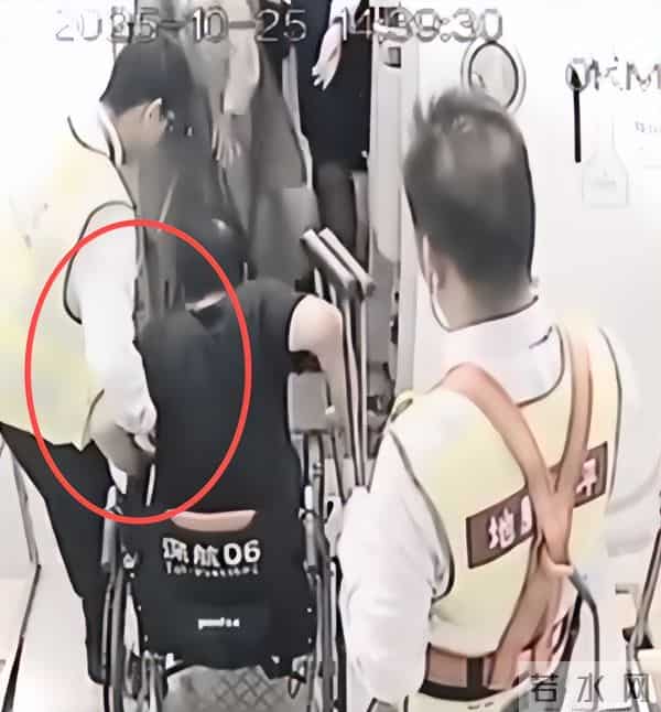 走好不送!官媒点名,郑智化清空账号想退圈,终被"连滚带爬"反噬