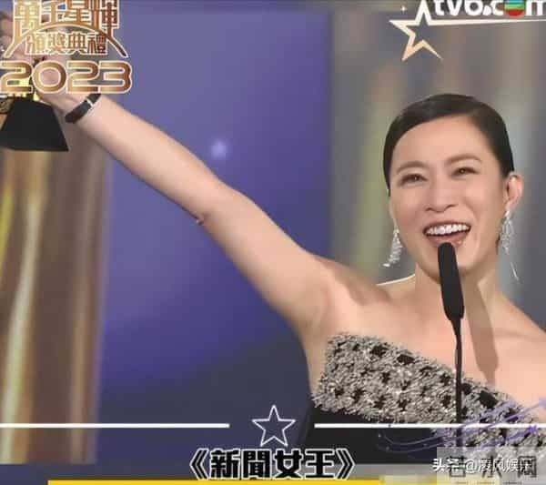 同居四年后分手,佘诗曼拿下“三料视后”,他却只能演烂片养四娃