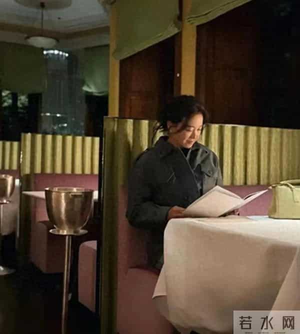 贾玲在上海过43岁生日!打扮贵气身材没有复胖,气质终于不土了!