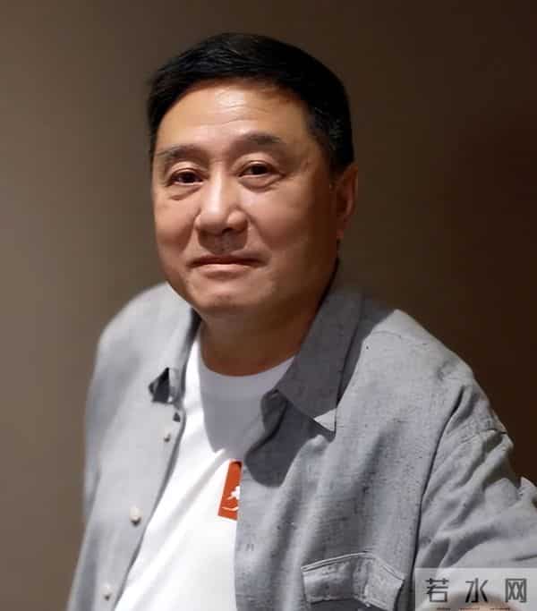 为了梅婷,抛弃患难与共的发妻,67岁孤身一人的叶大鹰可曾后悔?