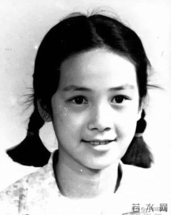 国内挣钱国外花?59岁的蒋雯丽又瘦又老,如今的下场怪不了别人