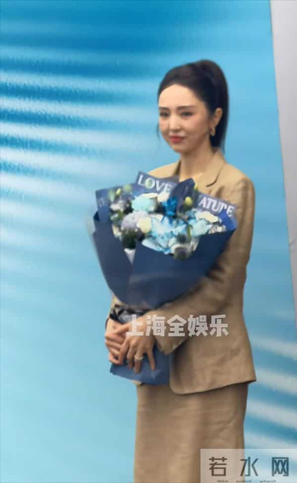 董璇经怀孕传闻后首次公开亮相，面相变得好奇怪，鼻子整失败了吗