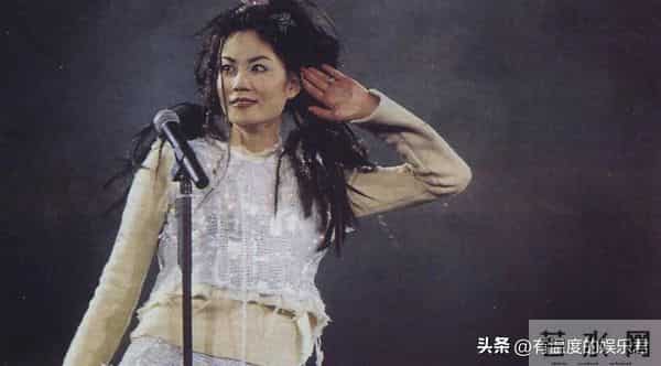 1996年,她嫁给大明星,刚刚怀孕一脸幸福,28年后女儿也成了明星
