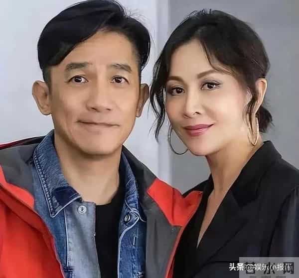 刘嘉玲上海被偶遇，59岁面容饱满身材佳，状态宛如三四十岁