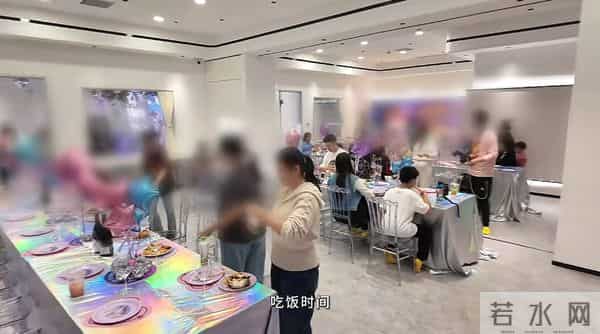 陈赫罕晒全家福，大手笔包乐园为女儿庆生，陈赫妈妈酷爱二婚儿媳