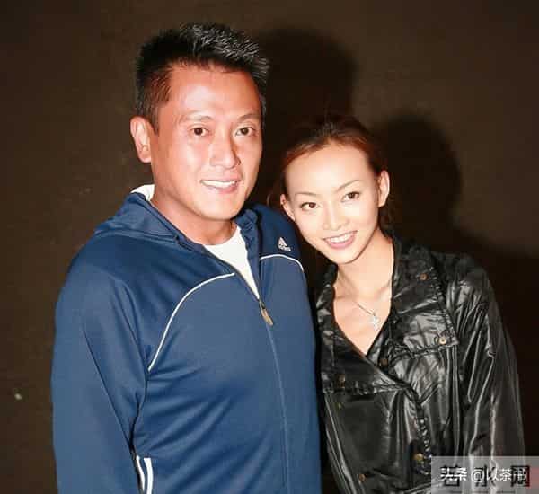 58岁TVB演员成单亲爸爸,名声坏了无戏可拍,靠卖豪宅卖饭为生