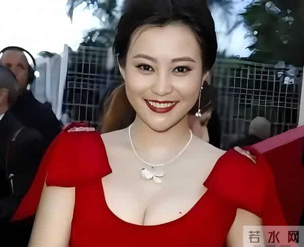 辛芷蕾硬刚郝蕾!发文否认靠花钱运作拿奖,网友:声音越响心越虚