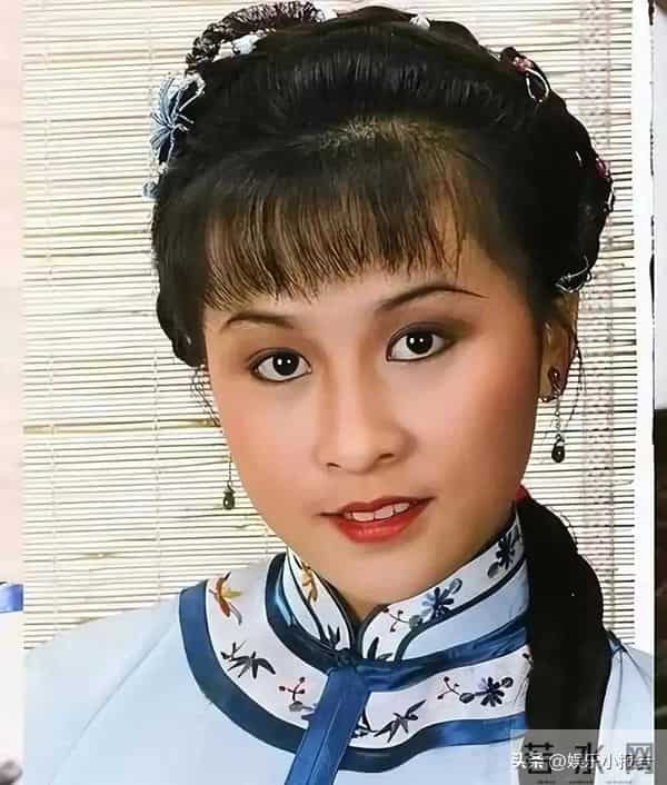 刘嘉玲上海被偶遇，59岁面容饱满身材佳，状态宛如三四十岁