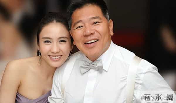 黎姿:嫁给大15岁的残疾富豪,一家5口3人残疾,风光背后有辛酸