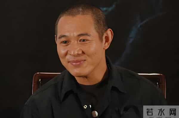 李连杰脱光上衣前后无刀疤,网友都不信,恶心的一幕在评论区上演