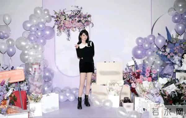 杨紫生日发文感谢一路以来陪伴我,支持我的朋友!