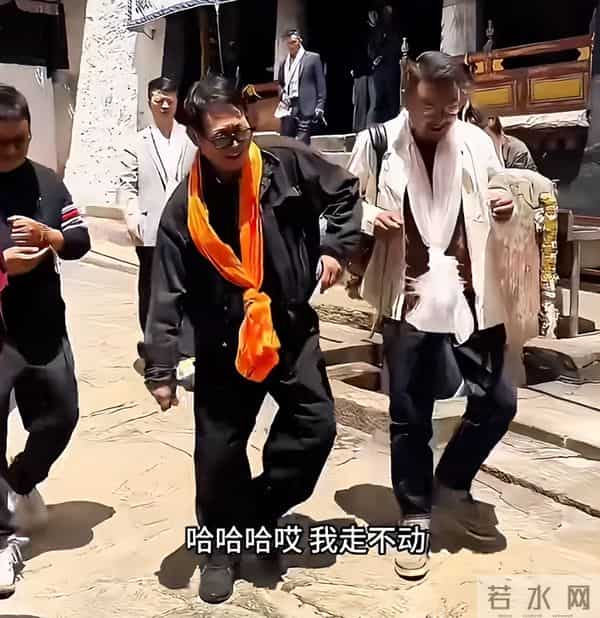 李连杰脱光上衣自证清白后,有网红提出质疑,吃的什么神丹妙药?