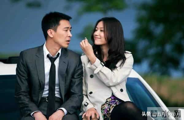 51岁徐静蕾近况曝光：没结婚但有伴侣，定居美国6年，吃成胖美人