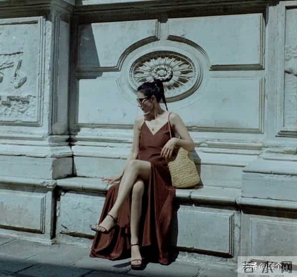 高圆圆岁月偏宠的颜值,媚而不俗的氛围感谁顶得住!