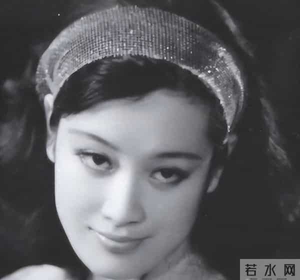 原来她早已去世！登春晚爆红，56岁在异国离世，死前透露一生遗憾