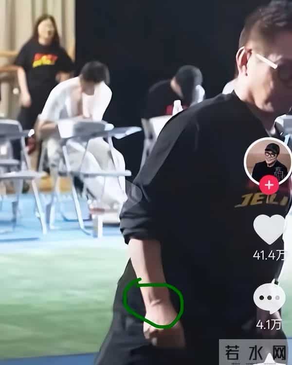 李连杰脱光上衣自证清白后,有网红提出质疑,吃的什么神丹妙药?