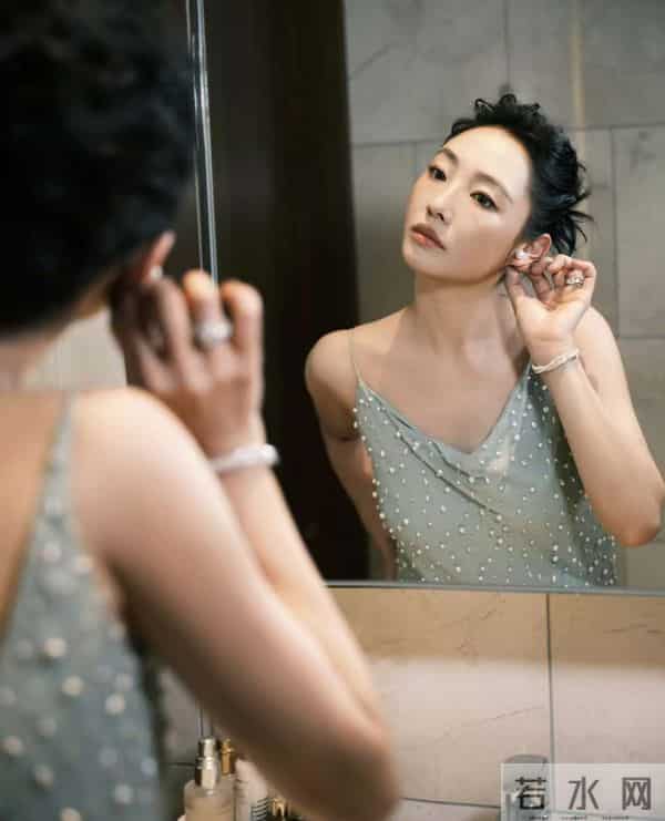 白百何没料到,剧组获奖却把自己赶走,这次直接不装了!