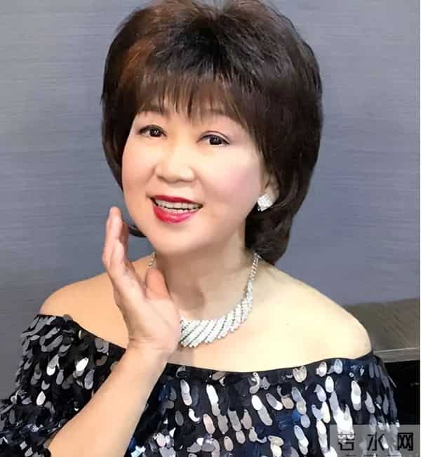 TVB“金牌绿叶”两年暴瘦20磅引担心，惊现树根颈，自嘲变仙鹤