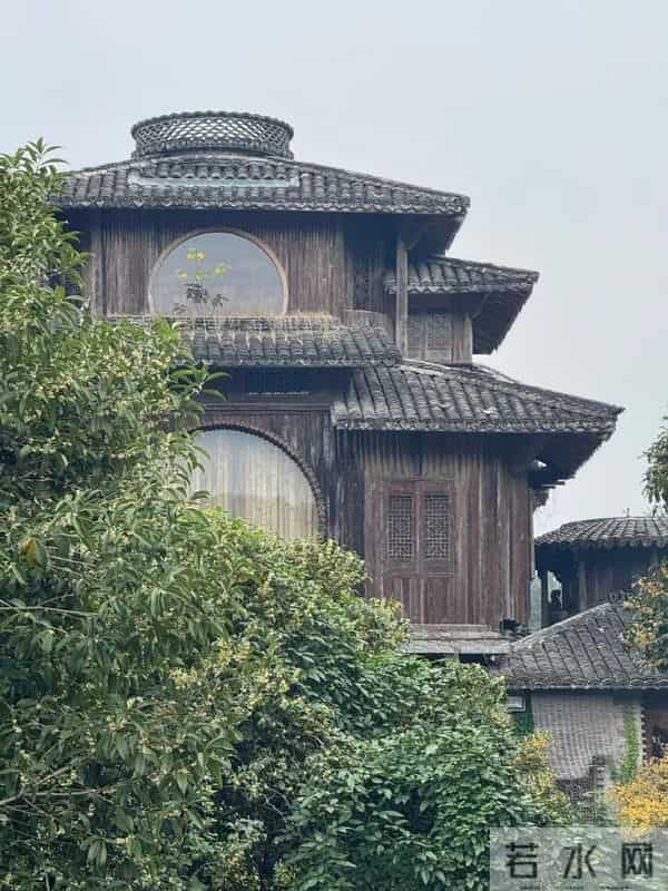 女演员李梦晒多道杭州美食,直呼“好久没吃这么多”