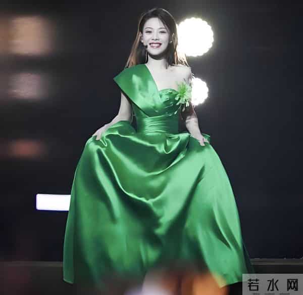 不到7天时间，人民日报4次点名陈丽君，何赛飞那句话终于有人信了