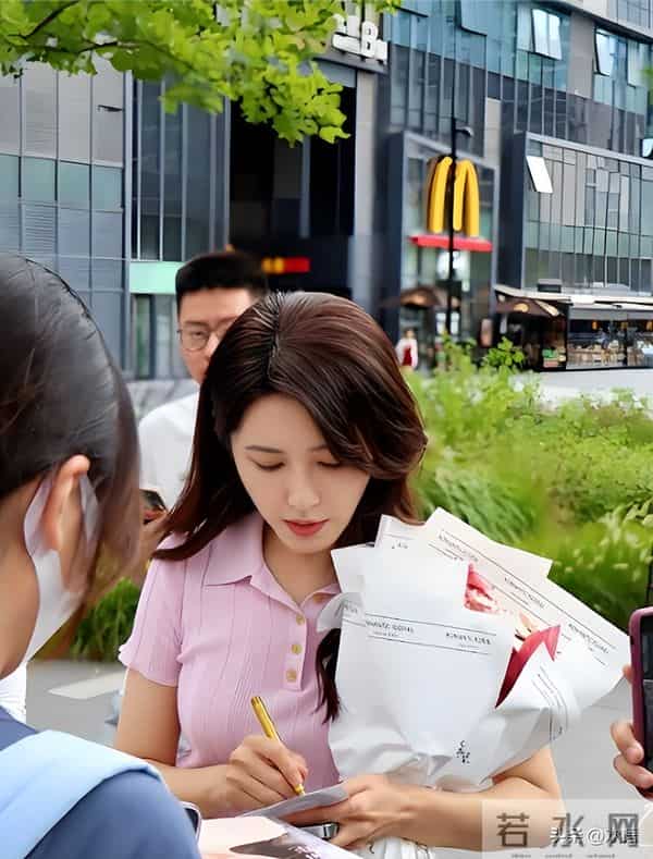 靠美貌征服无数男人,却出道至今零绯闻,49岁回老家种地素颜出镜