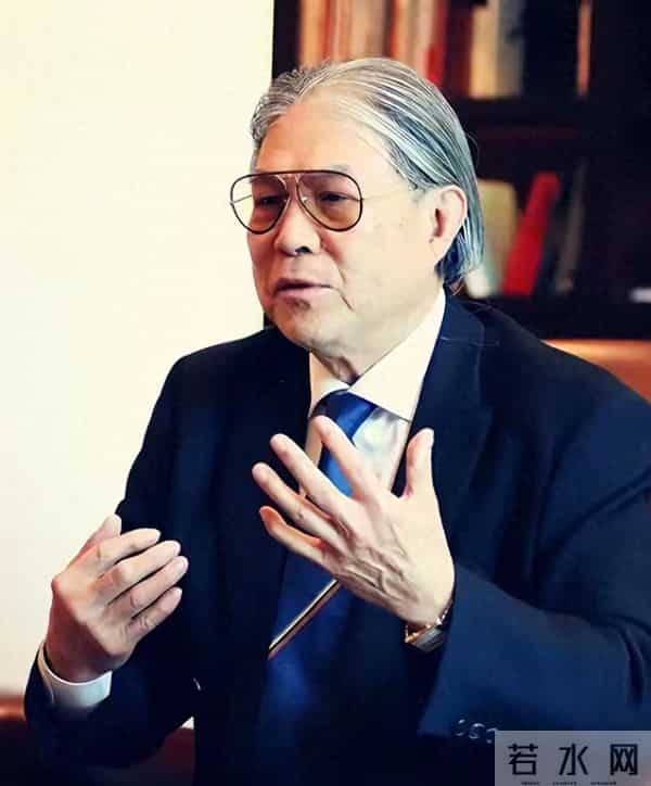 郭晶晶也没想到,79岁公公霍震霆再破天花板,让整个豪门圈沉默