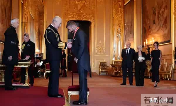 从煤气工儿子到大卫爵士！50岁贝克汉姆封爵，封爵惹“不配”争议