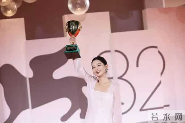 辛芷蕾发文回应“威尼斯影后靠运作”质疑,6连反问:跟谁运作?拿钱运作吗?