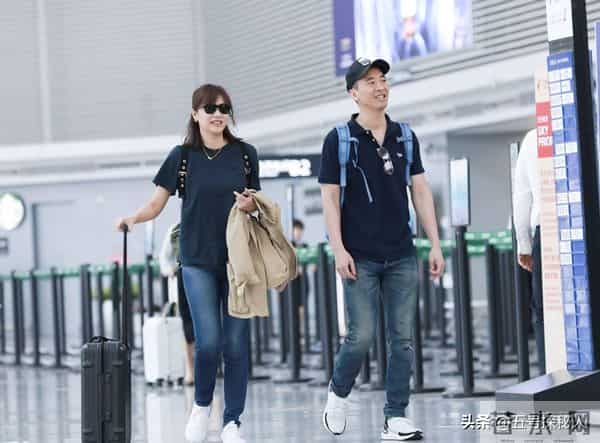 51岁徐静蕾近况曝光：没结婚但有伴侣，定居美国6年，吃成胖美人