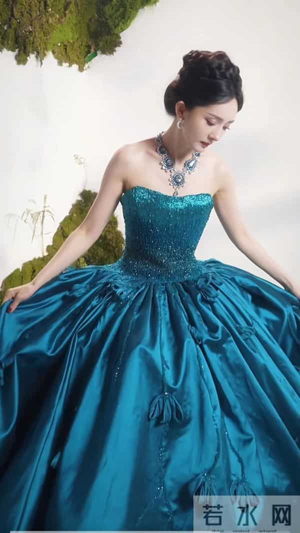 定格杨幂美得一瞬间