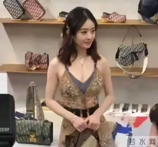 天呐!我第一次看到赵丽颖穿这么性感!皮肤好白 身材简直好到犯规