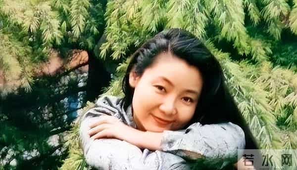 著名演员郑晓宁:曾为爱离婚,49岁再婚娶小娇妻,50岁终当爹