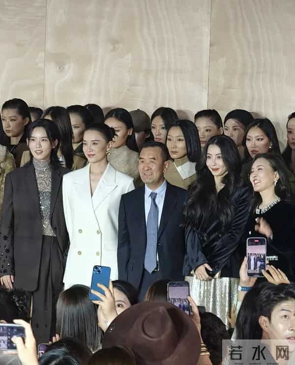 别被网上的照片骗了，这才是原相机下50岁未修图的张柏芝