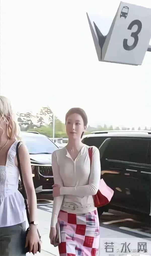 她长那么漂亮,可惜一直没有火起来,非常有实力的