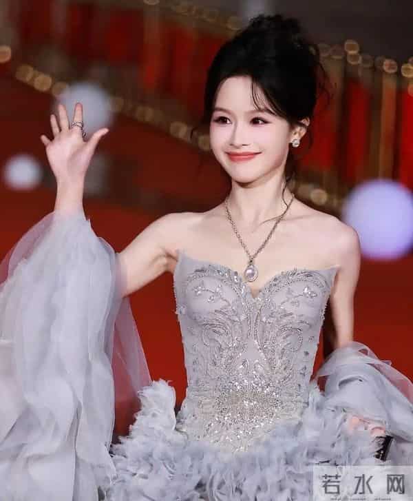 短剧四大女神横空出世,岳雨婷气场碾压余茵,呼声最高的居然是她