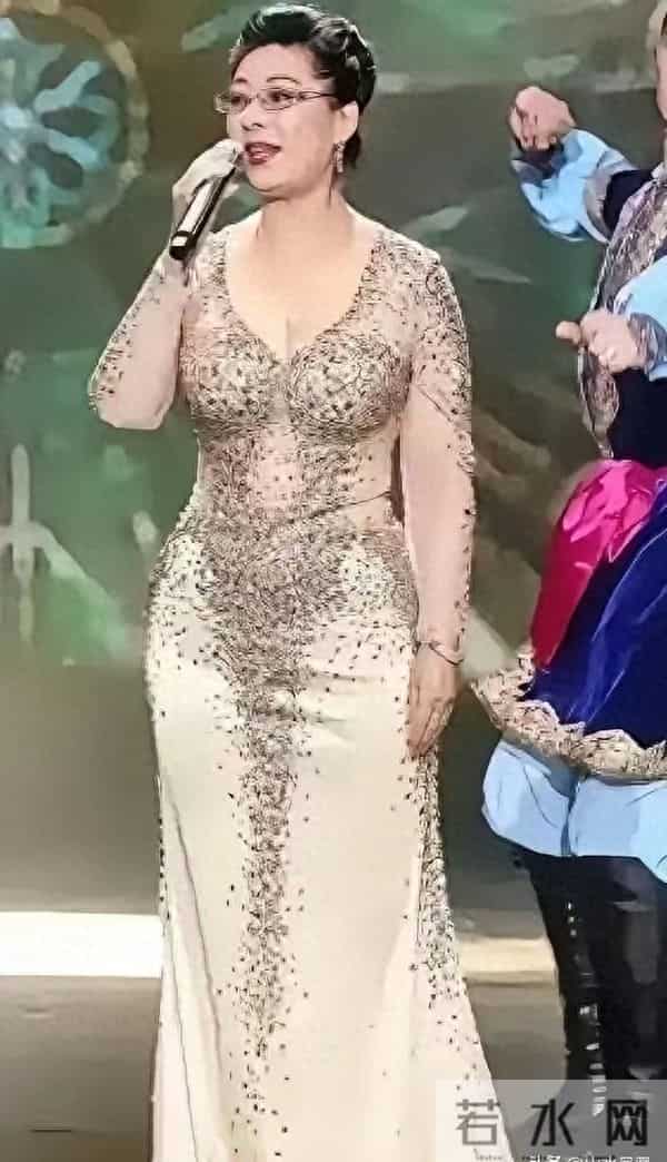 好身材不怕老!72岁关牧村,把年轻的莫文蔚比下去了,越老越迷人