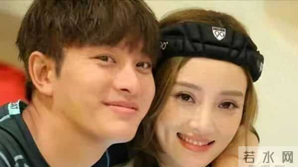 为了赚钱尊严都不要?贾乃亮女助理神似李小璐,连粉丝看不下去