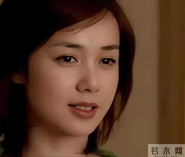 59岁蒋雯丽现状,定居国外,又瘦又老,一代女神消失不见