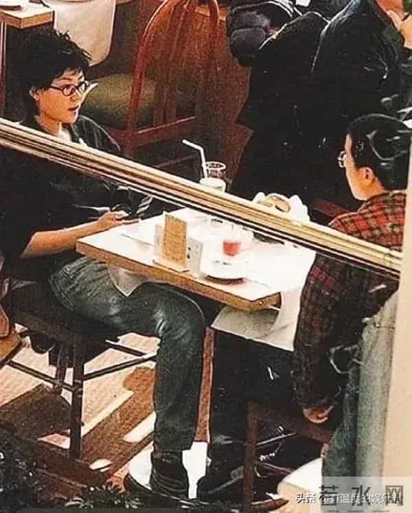 1996年,她嫁给大明星,刚刚怀孕一脸幸福,28年后女儿也成了明星