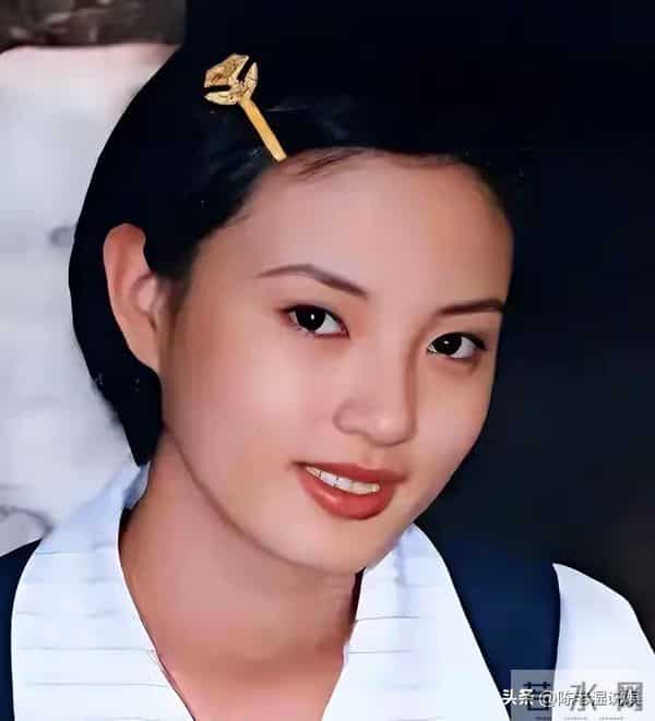 “央视最惨女主持”，俩富豪前任全判死刑？生图脸僵的她近况如何