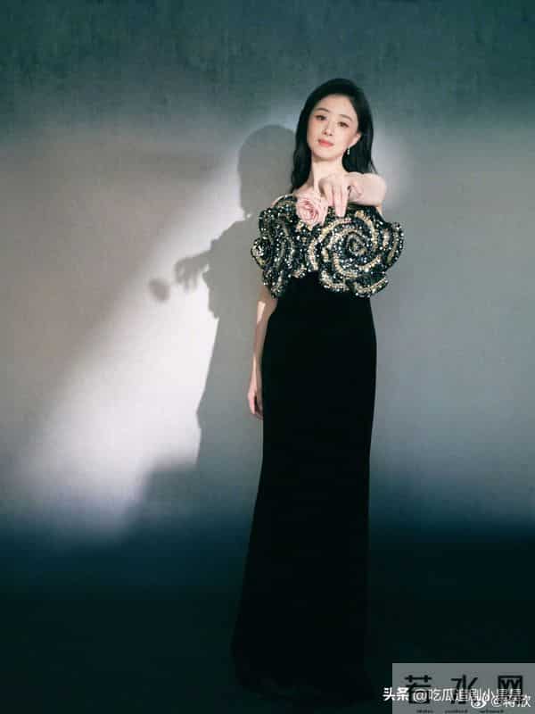 蒋欣 皮肤雪白光彩照人 天鹅颈超吸睛 果然瘦了更美