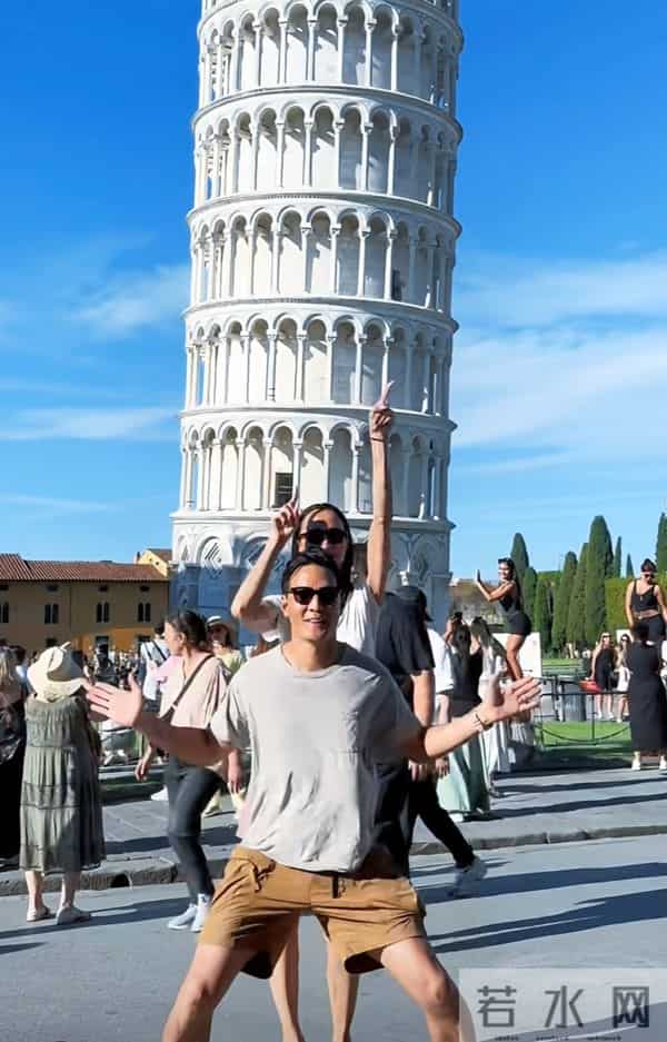 吴彦祖与混血妻子同一动作打卡多地景点，搞笑又甜蜜浪漫！