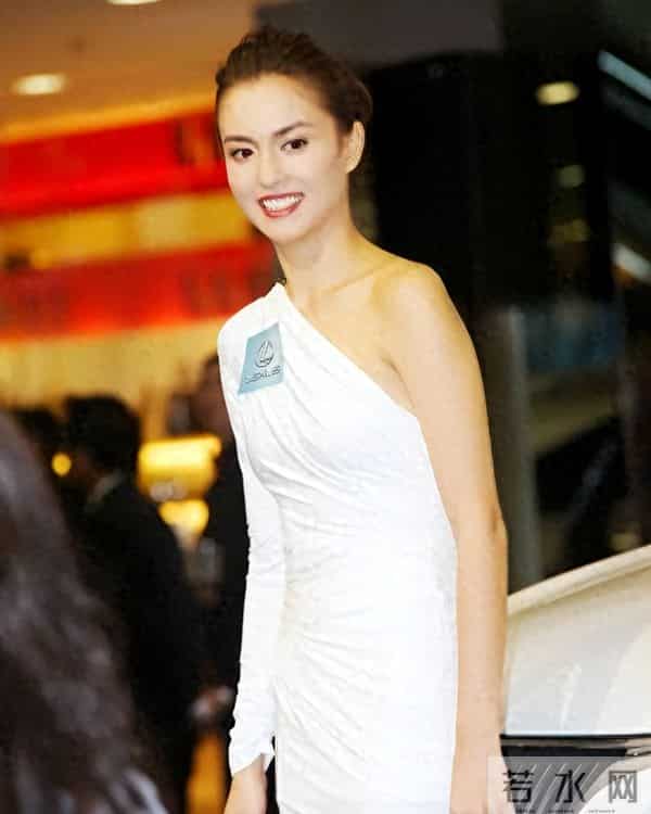 给富豪五年连生四娃,拿到5亿分手费,她如今怎样了